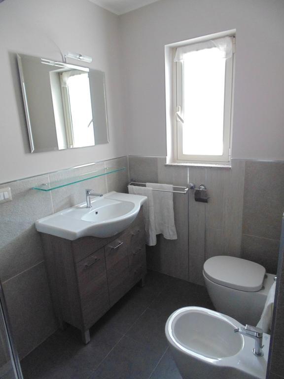 Attico Del Sole Bed and Breakfast Rometta Marea Rum bild