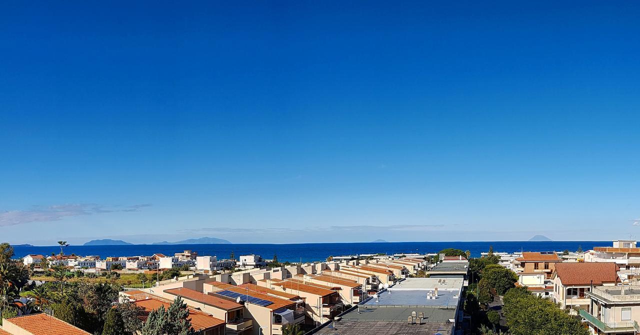 Attico Del Sole Bed and Breakfast Rometta Marea Exteriör bild
